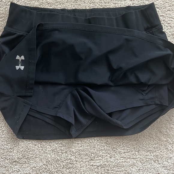Under Armour Black fitted Tennis Golf Skirt skort with built in shorts large - Picture 3 of 6